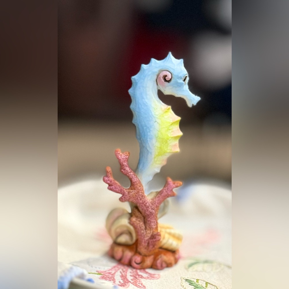 Enesco Jim Shore Heartwood Creek Seahorse Park with Shells Stone Resin Figurine! - Picture 3 of 7